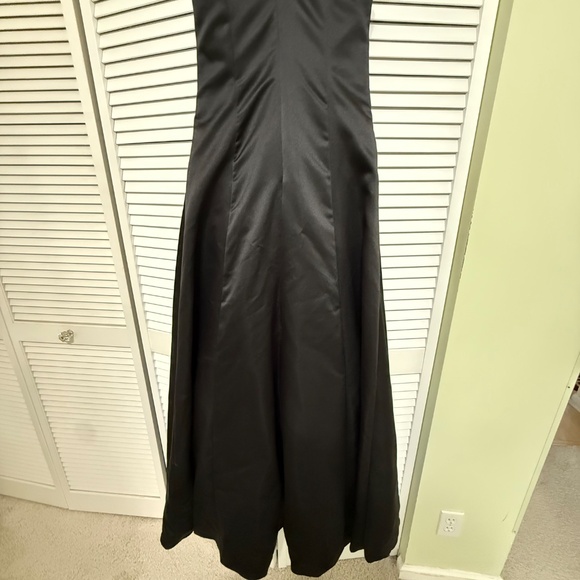 David’s Bridal Black Satin Gown - Picture 6 of 8